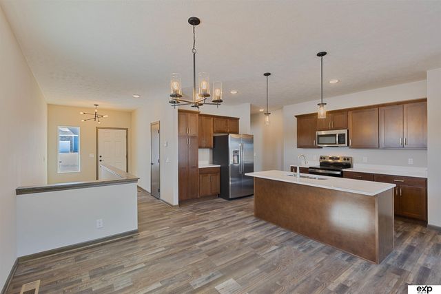 8105 S 177th Street, Omaha, NE 68136