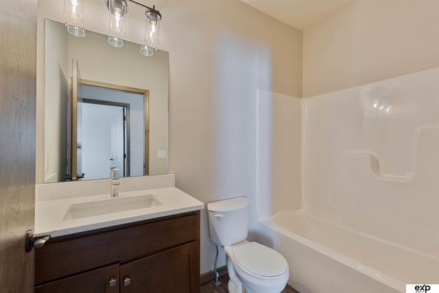 8105 S 177th Street, Omaha, NE 68136
