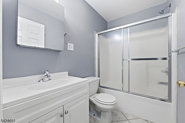 459 Fulton St, Elizabeth City, NJ 07206