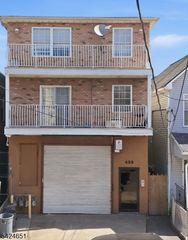 459 Fulton St, Elizabeth City, NJ 07206