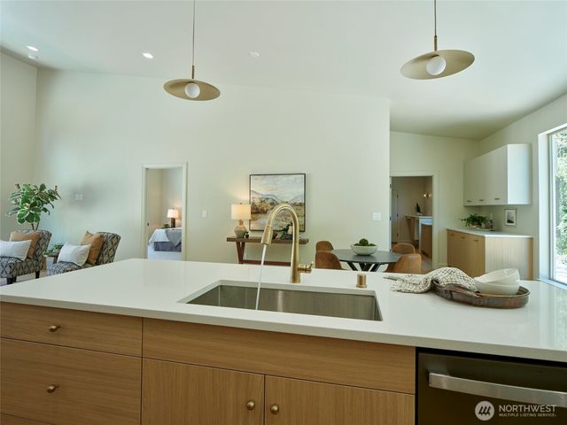 956 Paine Road, Castle Rock, WA 98611