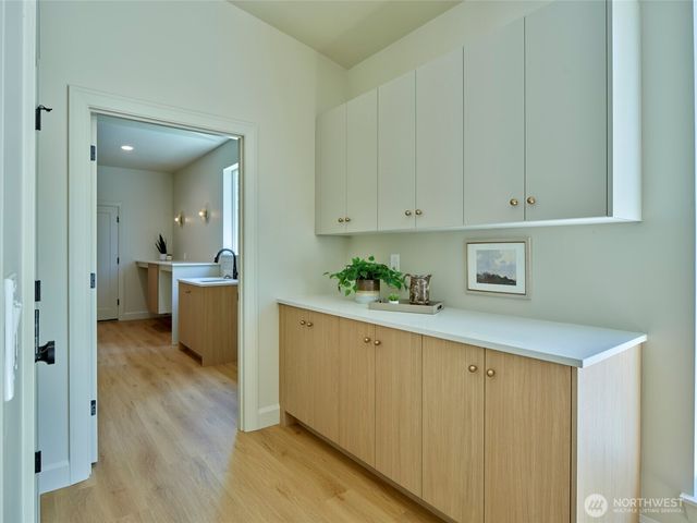 956 Paine Road, Castle Rock, WA 98611