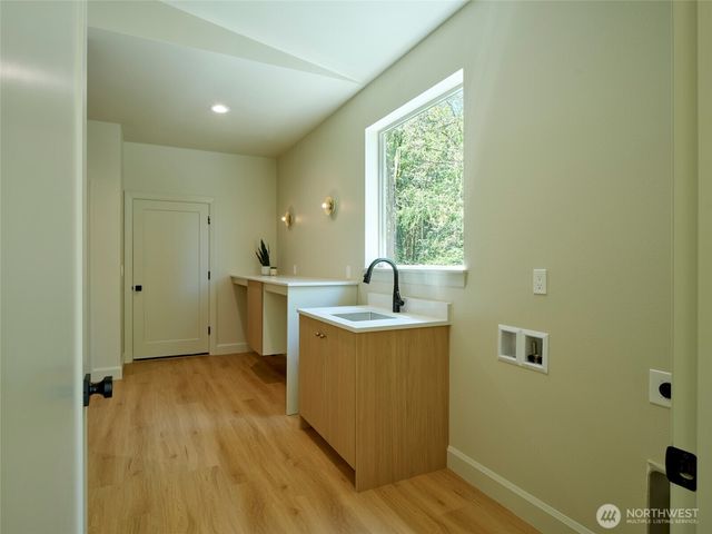 956 Paine Road, Castle Rock, WA 98611