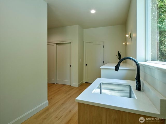 956 Paine Road, Castle Rock, WA 98611