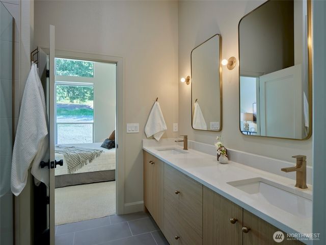 956 Paine Road, Castle Rock, WA 98611