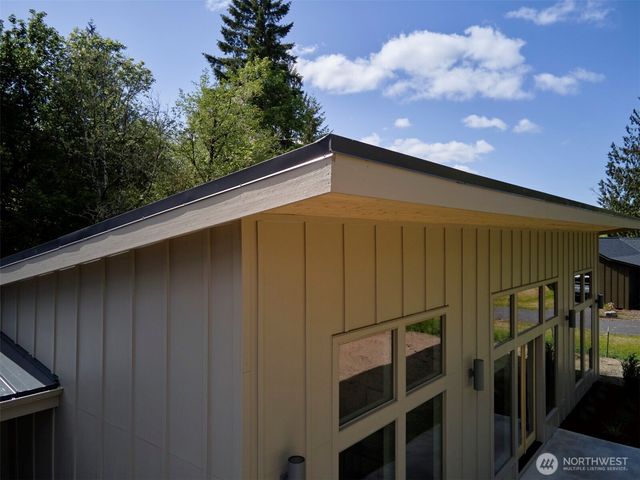 956 Paine Road, Castle Rock, WA 98611