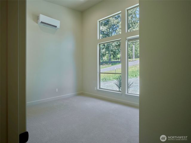 956 Paine Road, Castle Rock, WA 98611
