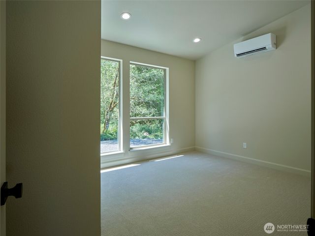 956 Paine Road, Castle Rock, WA 98611