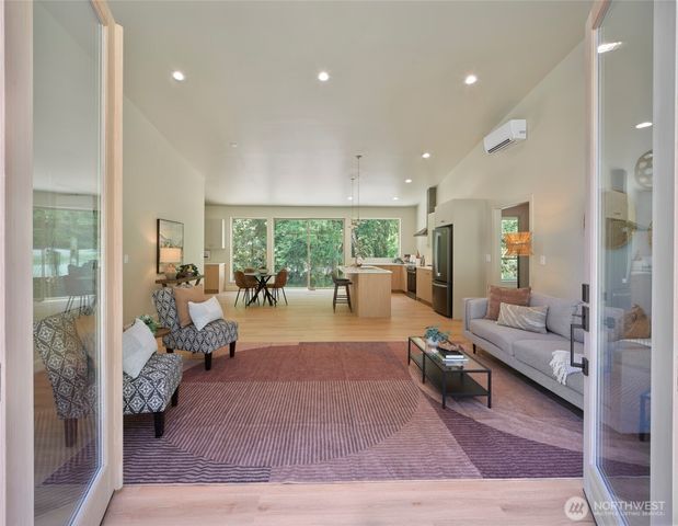 956 Paine Road, Castle Rock, WA 98611