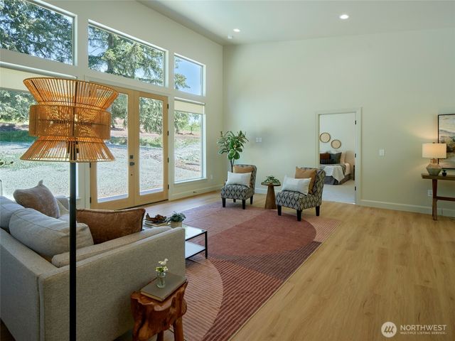 956 Paine Road, Castle Rock, WA 98611