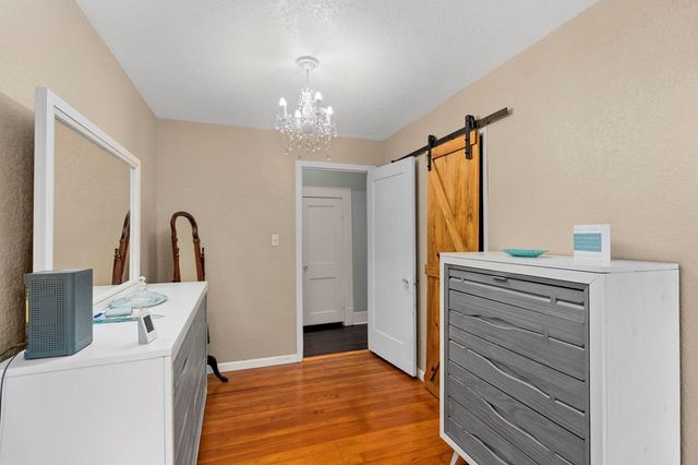 541 Robindale, Bandera, TX 78003