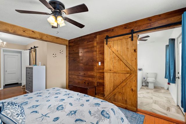 541 Robindale, Bandera, TX 78003