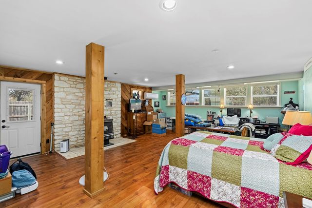 541 Robindale, Bandera, TX 78003