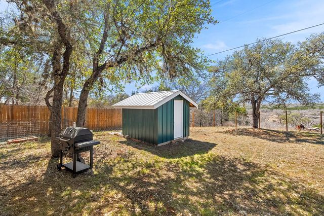541 Robindale, Bandera, TX 78003