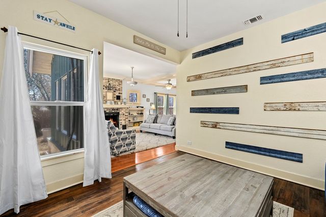 541 Robindale, Bandera, TX 78003