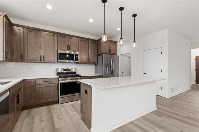 590 Twin Creeks DRIVE, Dousman, WI 53118