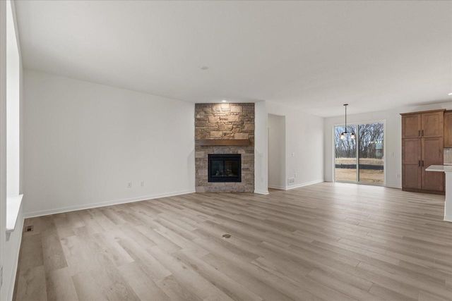 590 Twin Creeks DRIVE, Dousman, WI 53118