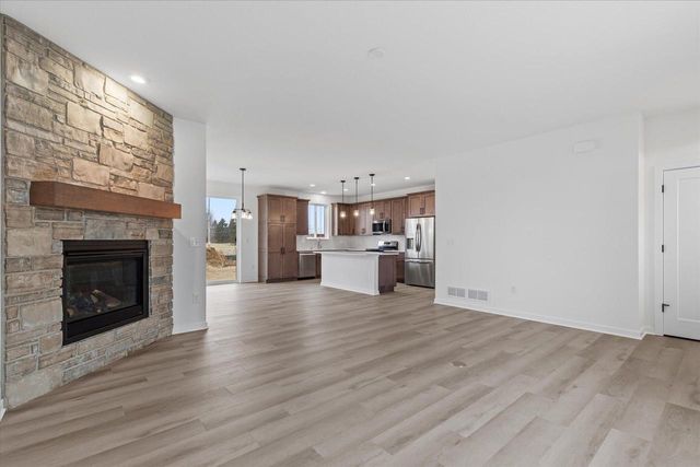 590 Twin Creeks DRIVE, Dousman, WI 53118