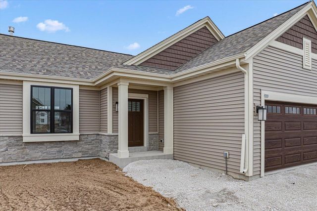 590 Twin Creeks DRIVE, Dousman, WI 53118