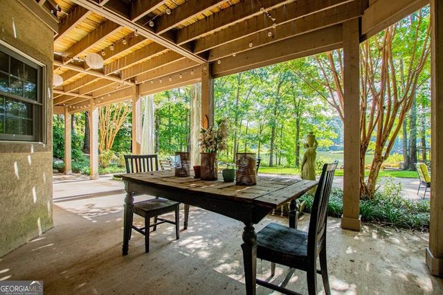 308 Laurel Lakes Drive, Carrollton, GA 30116