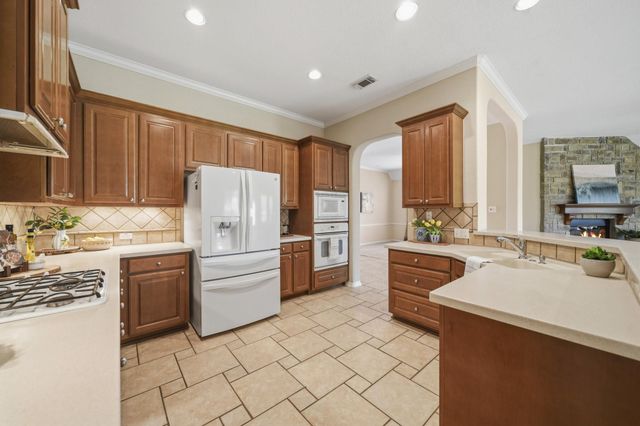 2107 Upland Shadows Drive, Sugar Land, TX 77479