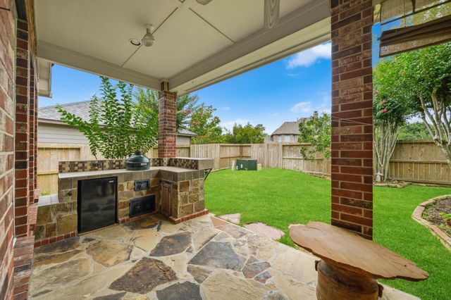 2107 Upland Shadows Drive, Sugar Land, TX 77479