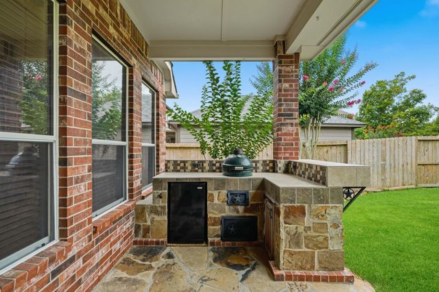 2107 Upland Shadows Drive, Sugar Land, TX 77479