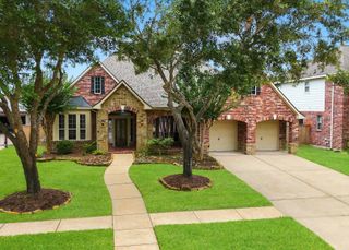 2107 Upland Shadows Drive, Sugar Land, TX 77479