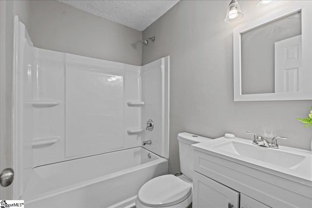 326 Millbank Road, Wellford, SC 29385