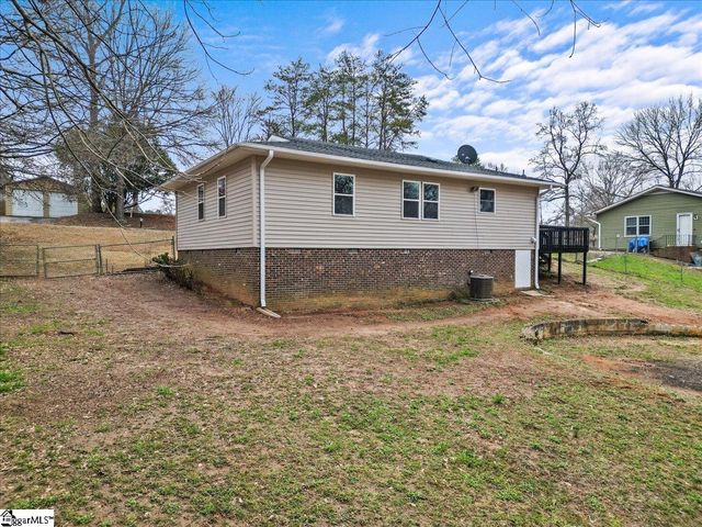 326 Millbank Road, Wellford, SC 29385