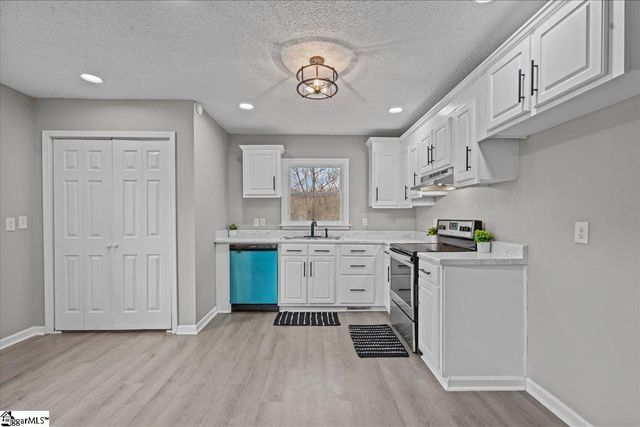 326 Millbank Road, Wellford, SC 29385