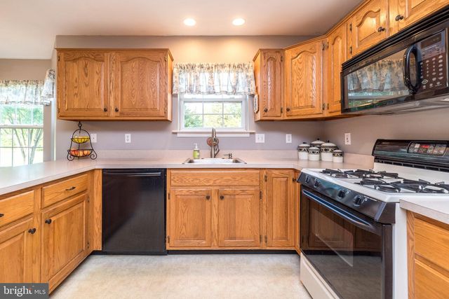 347 BEECHWOOD DR, Sellersville, PA 18960