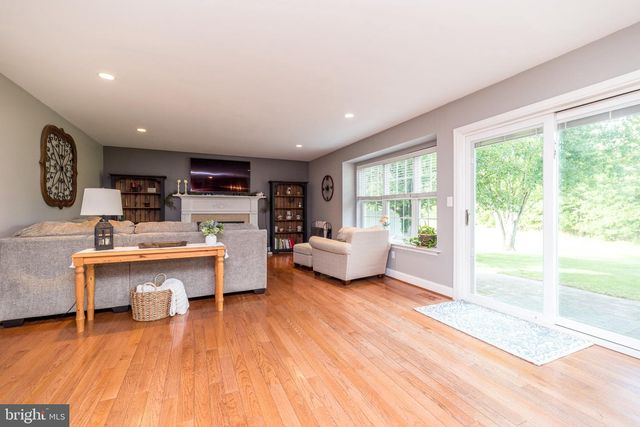 347 BEECHWOOD DR, Sellersville, PA 18960