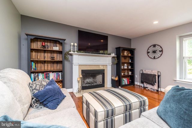 347 BEECHWOOD DR, Sellersville, PA 18960