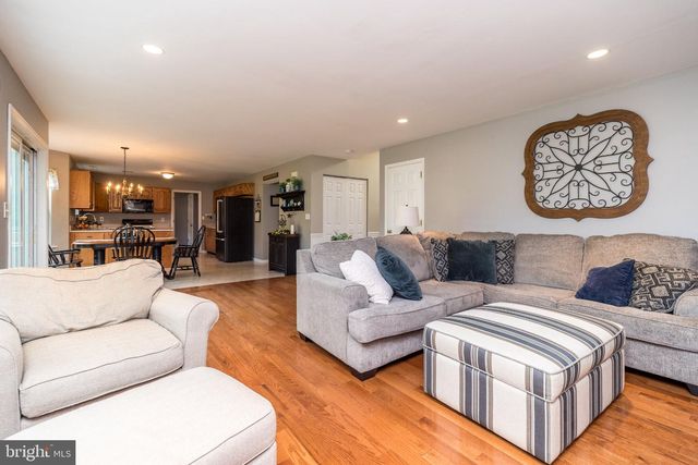 347 BEECHWOOD DR, Sellersville, PA 18960