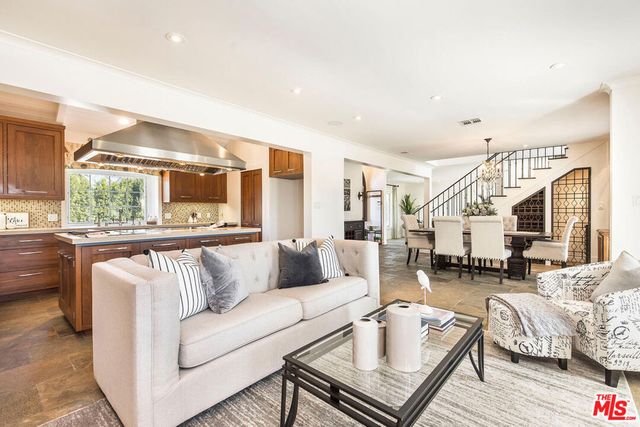 17108 Oak View Drive, Encino, CA 91316