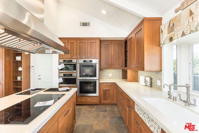 17108 Oak View Drive, Encino, CA 91316