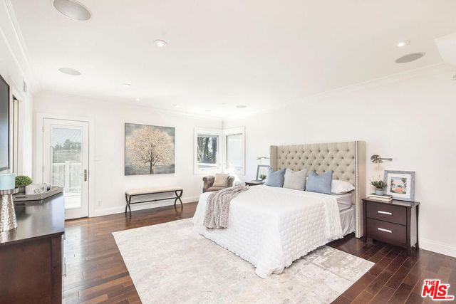17108 Oak View Drive, Encino, CA 91316