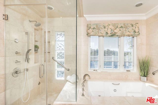 17108 Oak View Drive, Encino, CA 91316