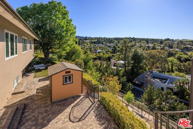 17108 Oak View Drive, Encino, CA 91316