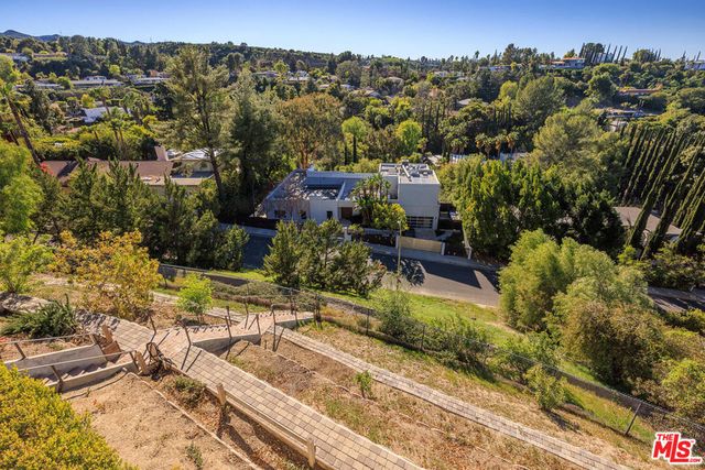 17108 Oak View Drive, Encino, CA 91316