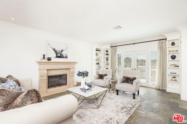 17108 Oak View Drive, Encino, CA 91316