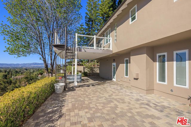 17108 Oak View Drive, Encino, CA 91316