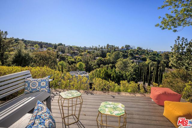 17108 Oak View Drive, Encino, CA 91316