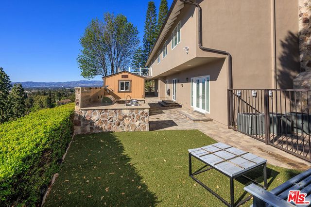 17108 Oak View Drive, Encino, CA 91316