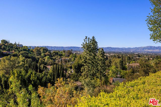 17108 Oak View Drive, Encino, CA 91316