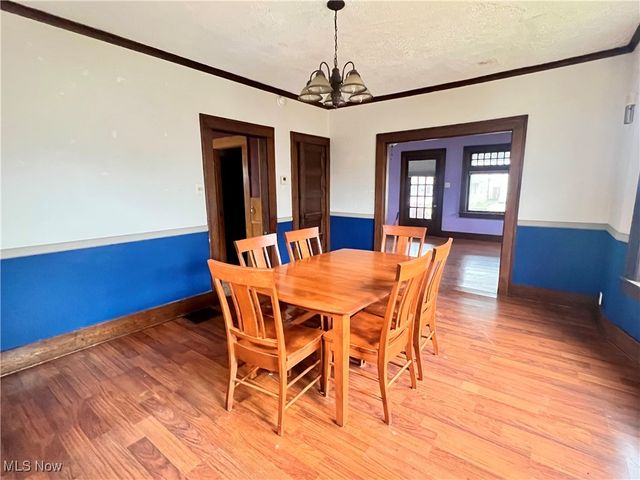 122 E 6th Street, Uhrichsville, OH 44683