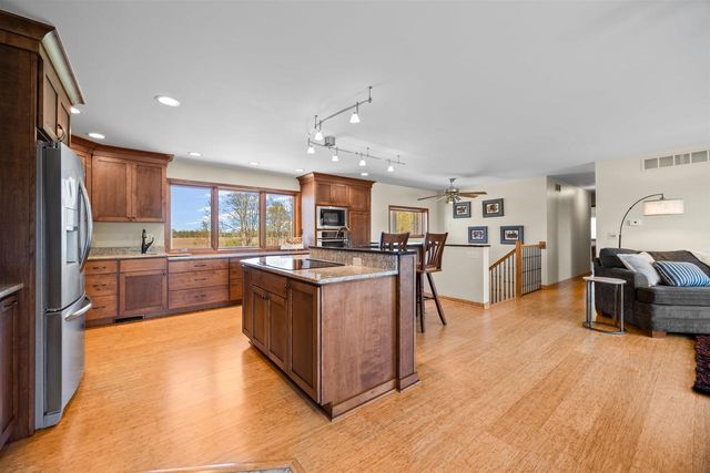 169003 SHOREWOOD DRIVE, Rosholt, WI 54473