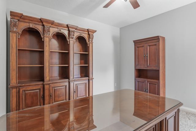 16020 Kestrel Drive, Huntertown, IN 46748