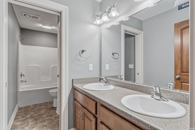 16020 Kestrel Drive, Huntertown, IN 46748